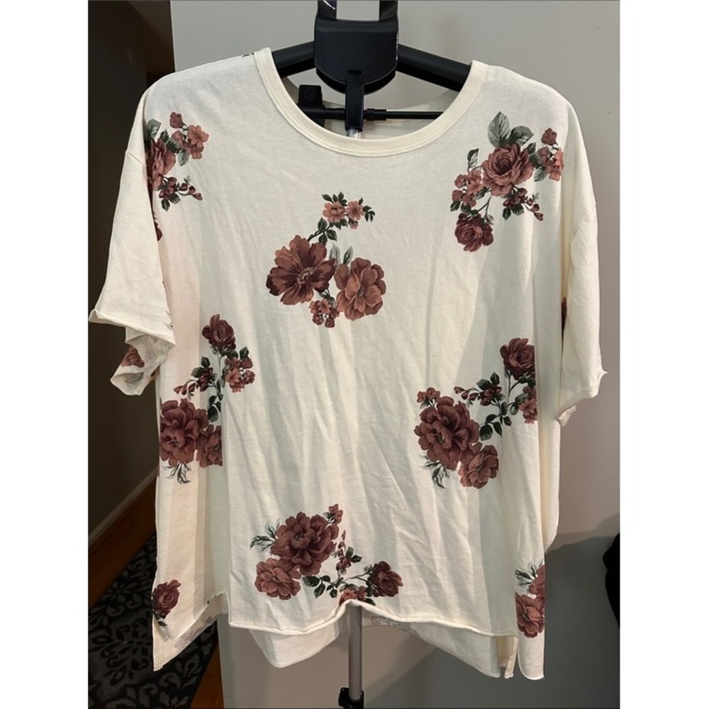 Torrid T-Shirt Womens 2 Ivory Floral Raw Hem Boho Cottagecore Grunge Tee - Picture 2 of 6